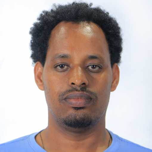 Eshakdagi gozal mulatto